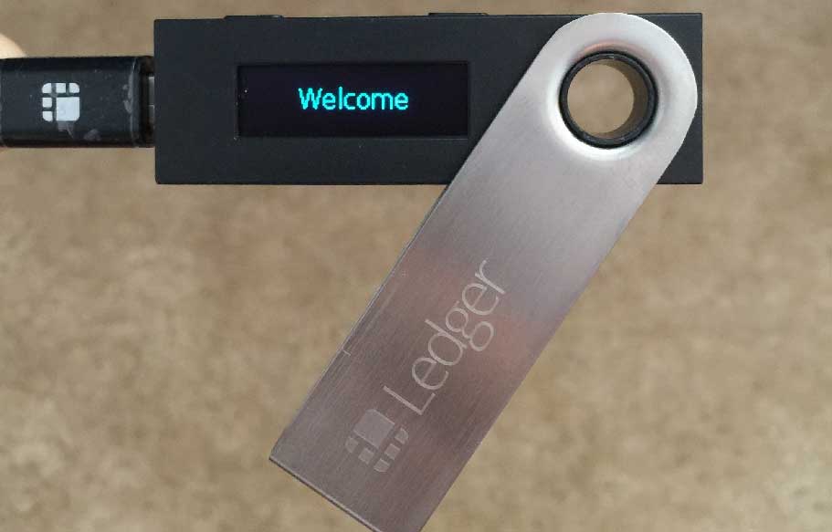 کیف سخت افزاری Ledger Nano S Cryptocurrency Hardware